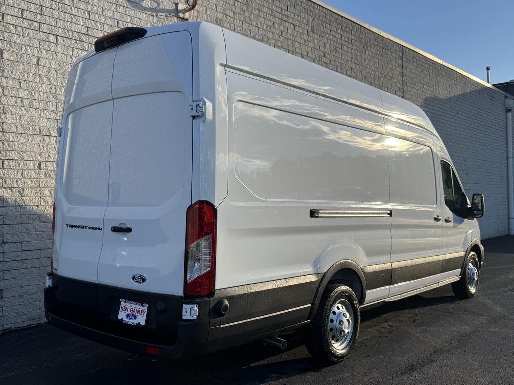 2026 Ford Transit Base Image 7 of 33