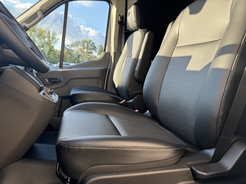 2026 Ford Transit Base Image 17 of 33