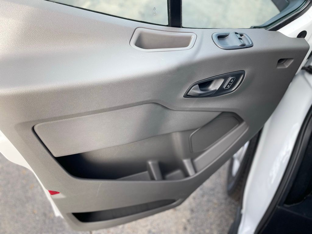 2026 Ford Transit Base Image 14 of 18