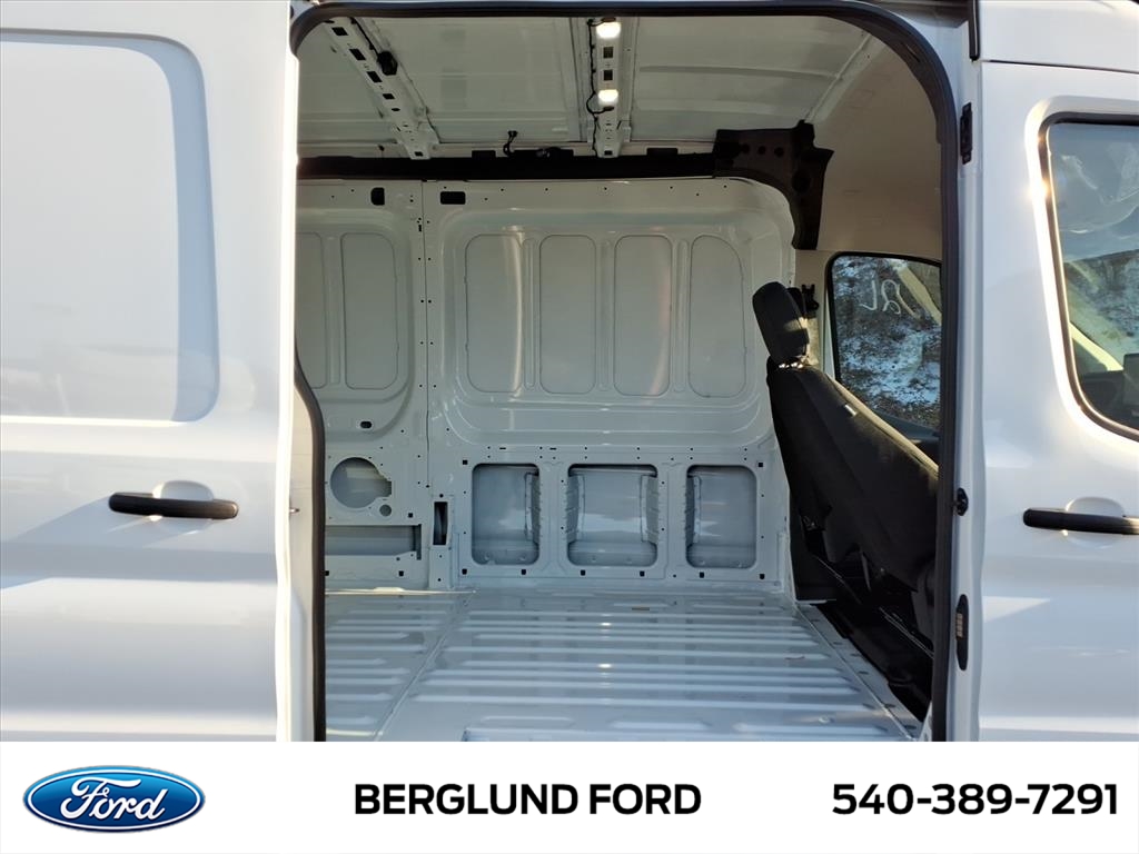 2026 Ford Transit Base Image 17 of 19