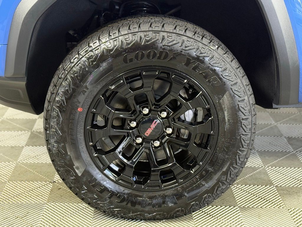 2026 GMC Canyon Elevation Image 9 of 27