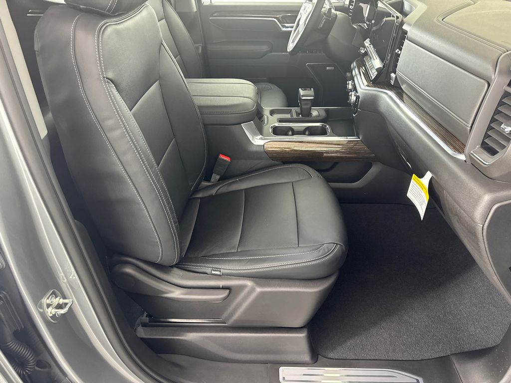 2026 GMC Sierra 1500 Elevation Image 14 of 32