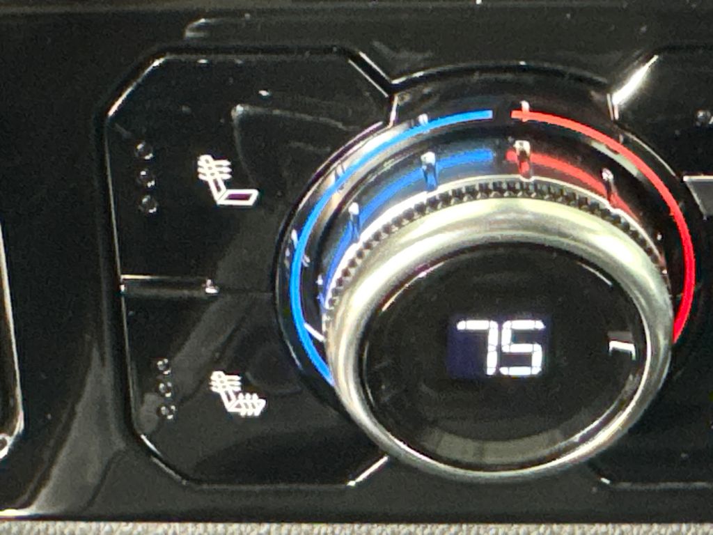 2026 GMC Sierra 1500 Elevation Image 30 of 32