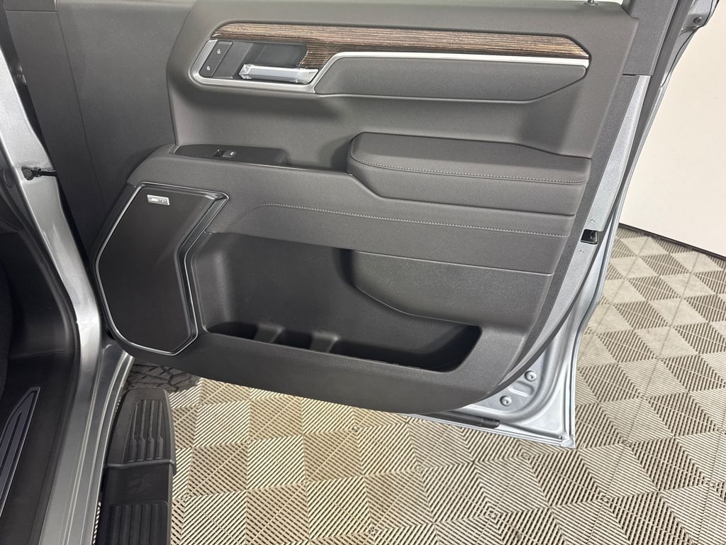 2026 GMC Sierra 1500 Elevation Image 26 of 32