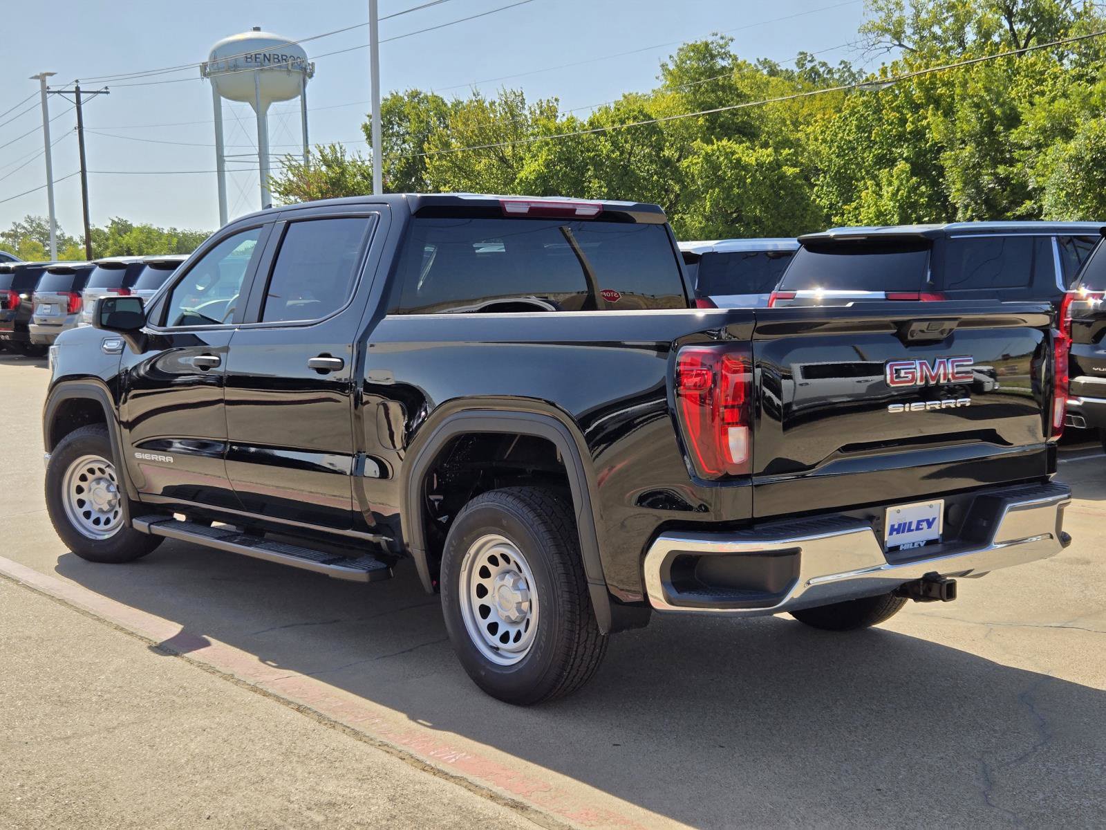 2026 GMC Sierra 1500 Pro Image 3 of 14