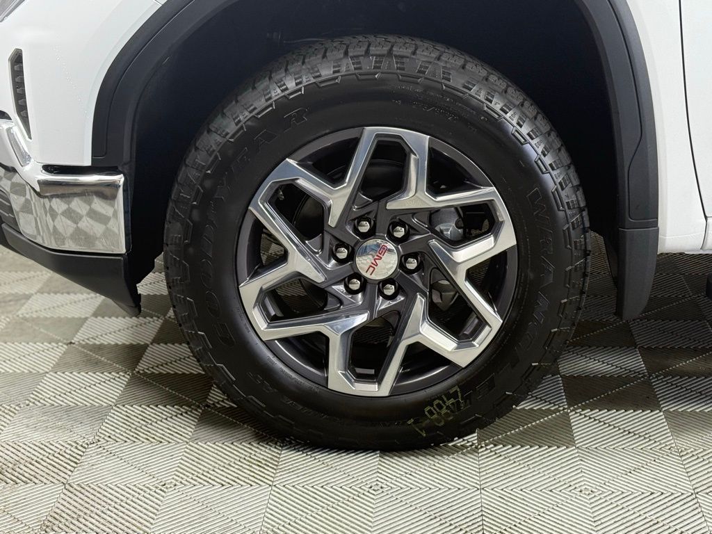 2026 GMC Sierra 1500 SLE Image 10 of 29