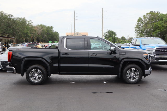 2026 GMC Sierra 1500 SLE Image 3 of 23