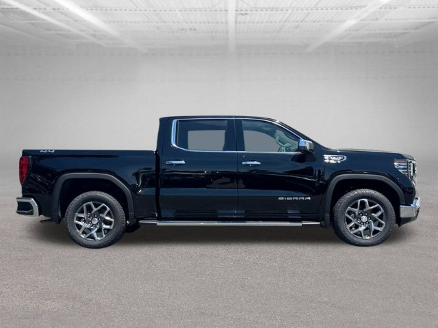 2026 GMC Sierra 1500 SLT Image 3 of 22