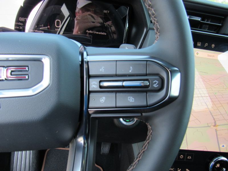 Vehicle image 15 of 25