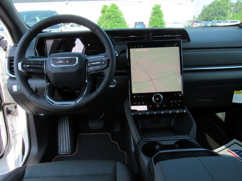 Vehicle image 12 of 25