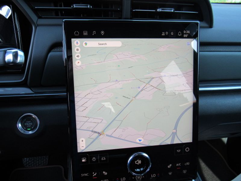 Vehicle image 17 of 25