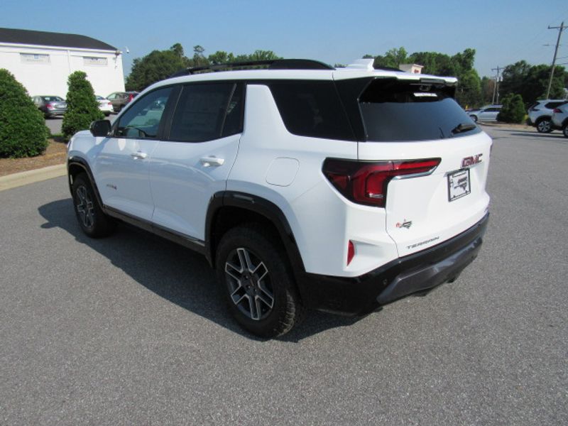 Vehicle image 5 of 25