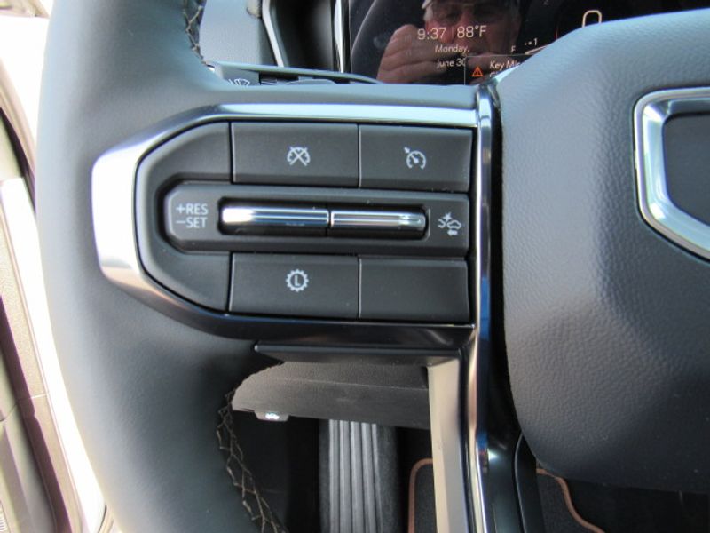 Vehicle image 25 of 25