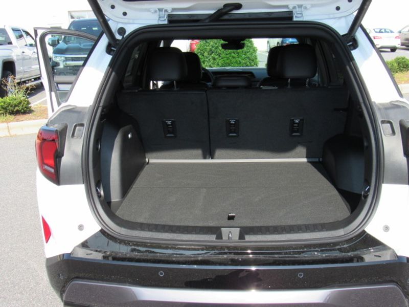 Vehicle image 9 of 25