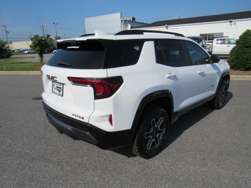 Vehicle image 4 of 25