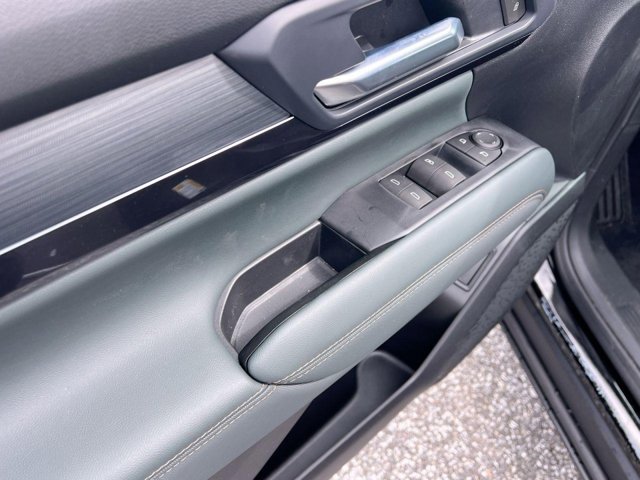 Vehicle image 12 of 20