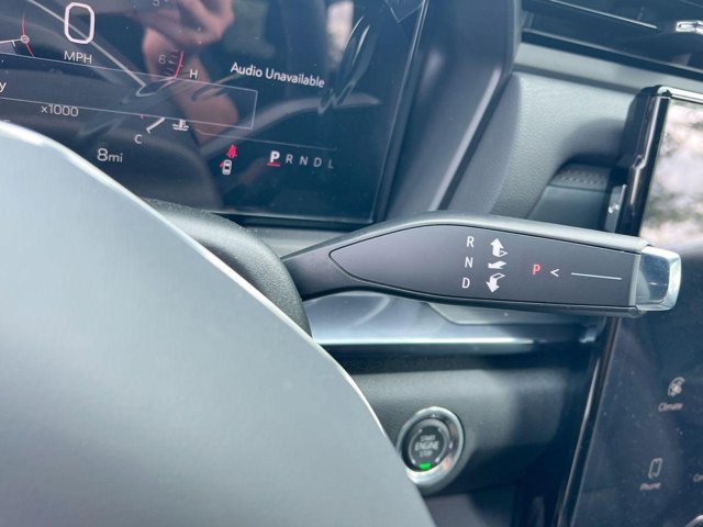Vehicle image 17 of 20