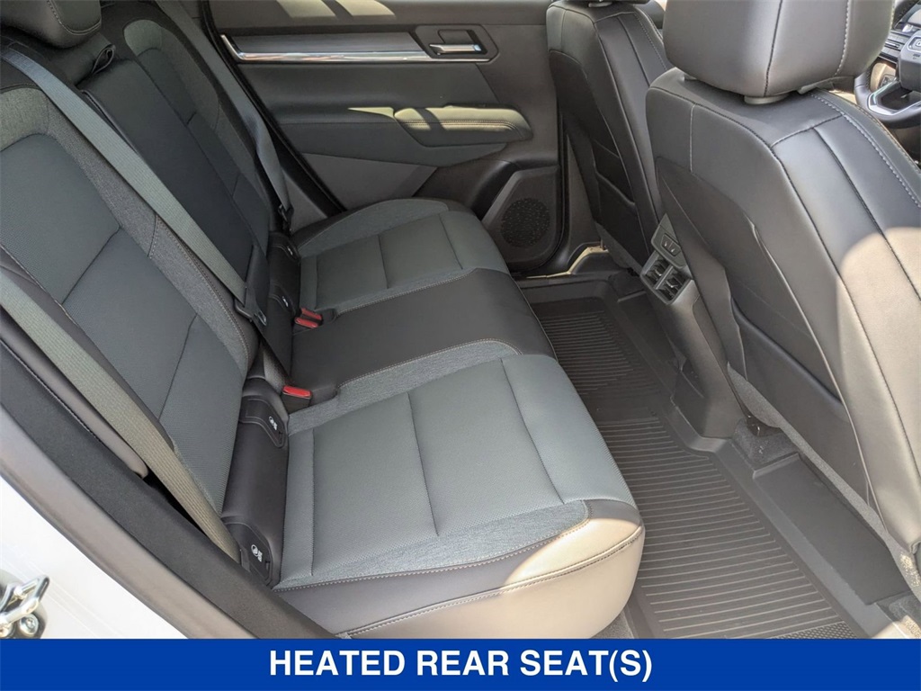 Vehicle image 13 of 38