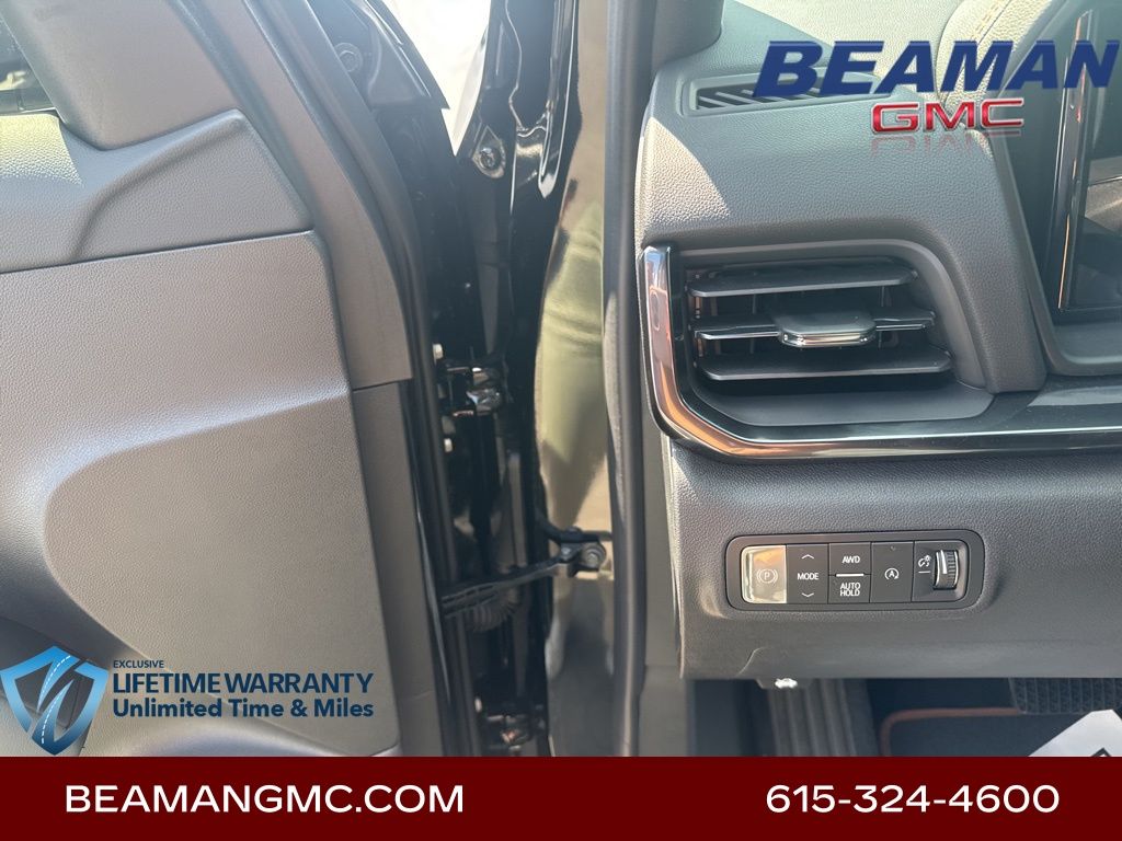 Vehicle image 25 of 34