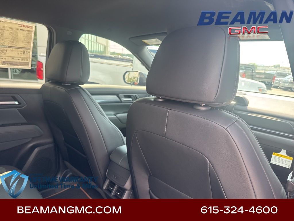 Vehicle image 17 of 34