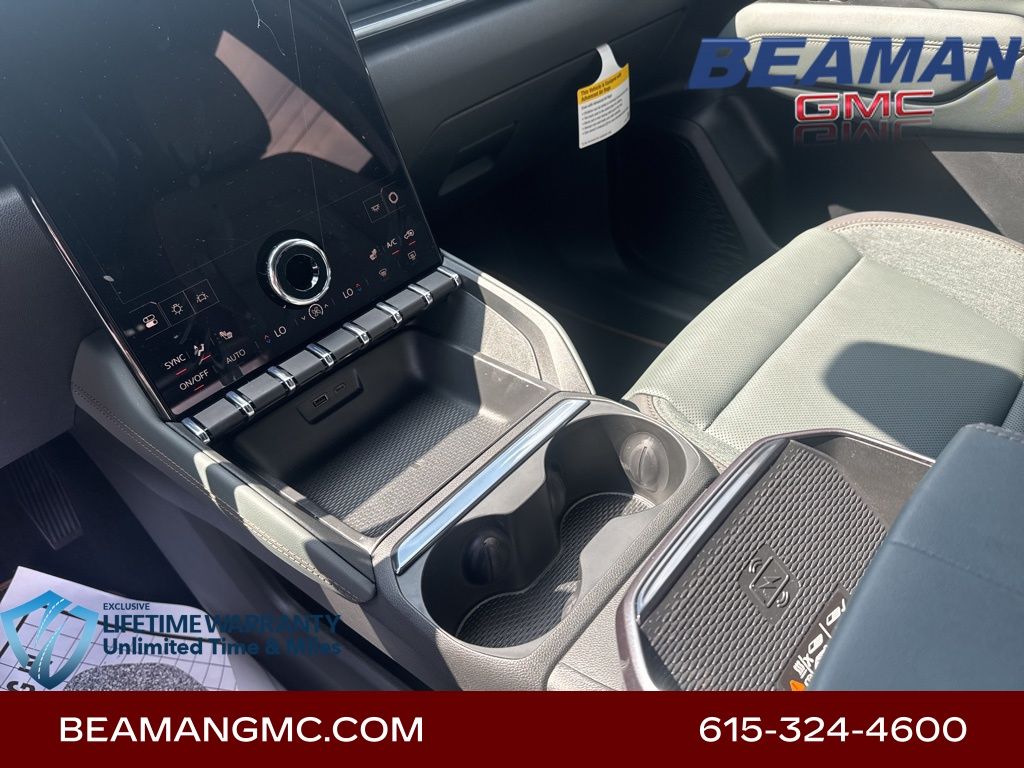 Vehicle image 26 of 34