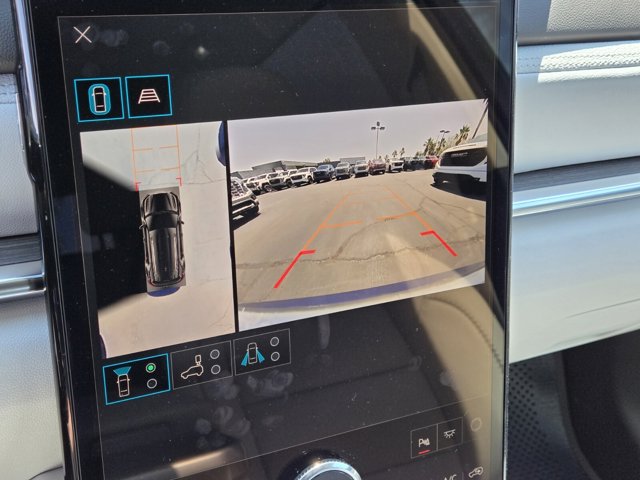 Vehicle image 11 of 15