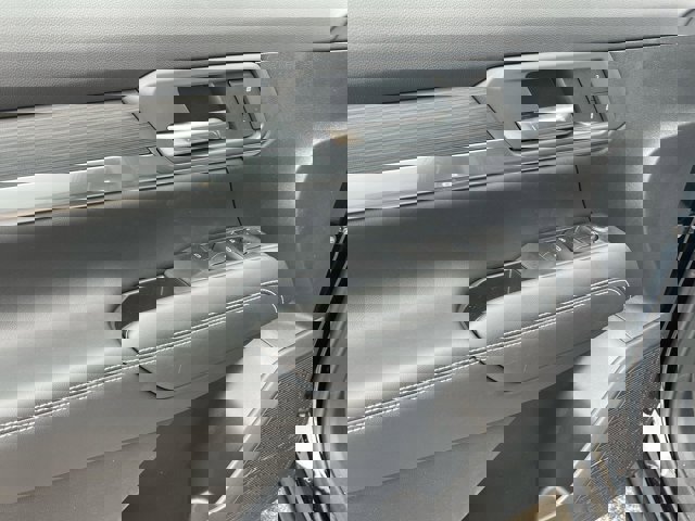 Vehicle image 24 of 42