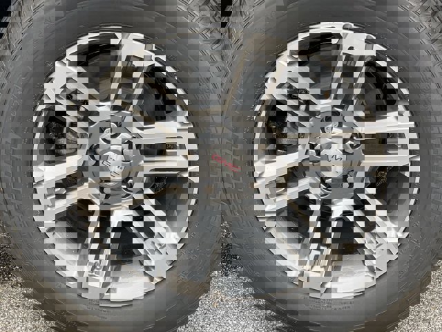 Vehicle image 11 of 42