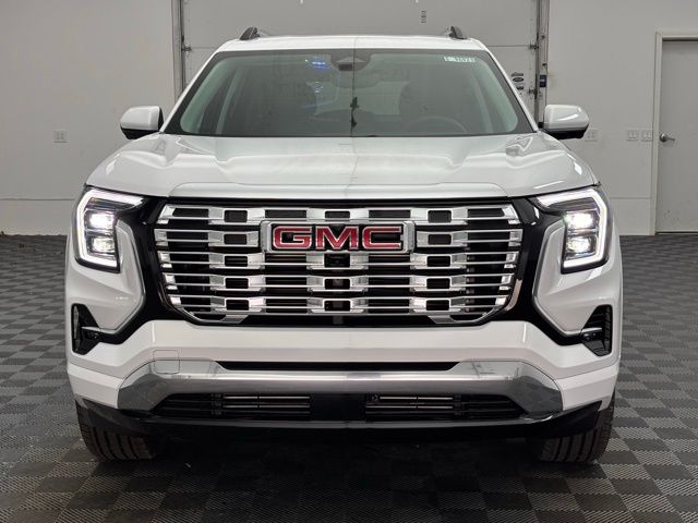 2026 GMC Terrain AWD Denali Image 2 of 41