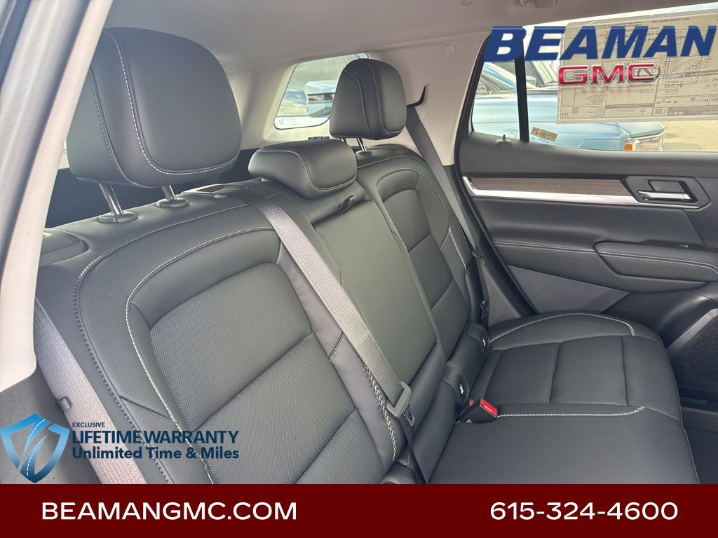 Vehicle image 28 of 33