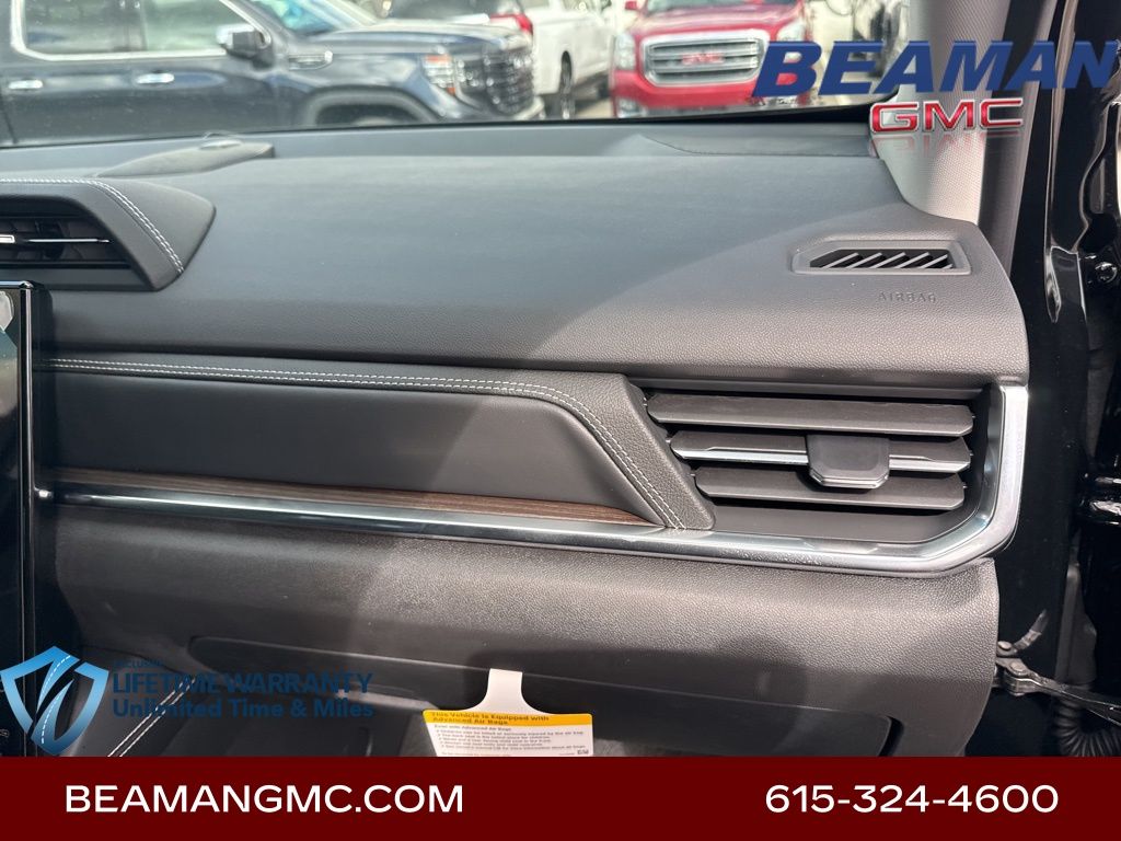 Vehicle image 24 of 33
