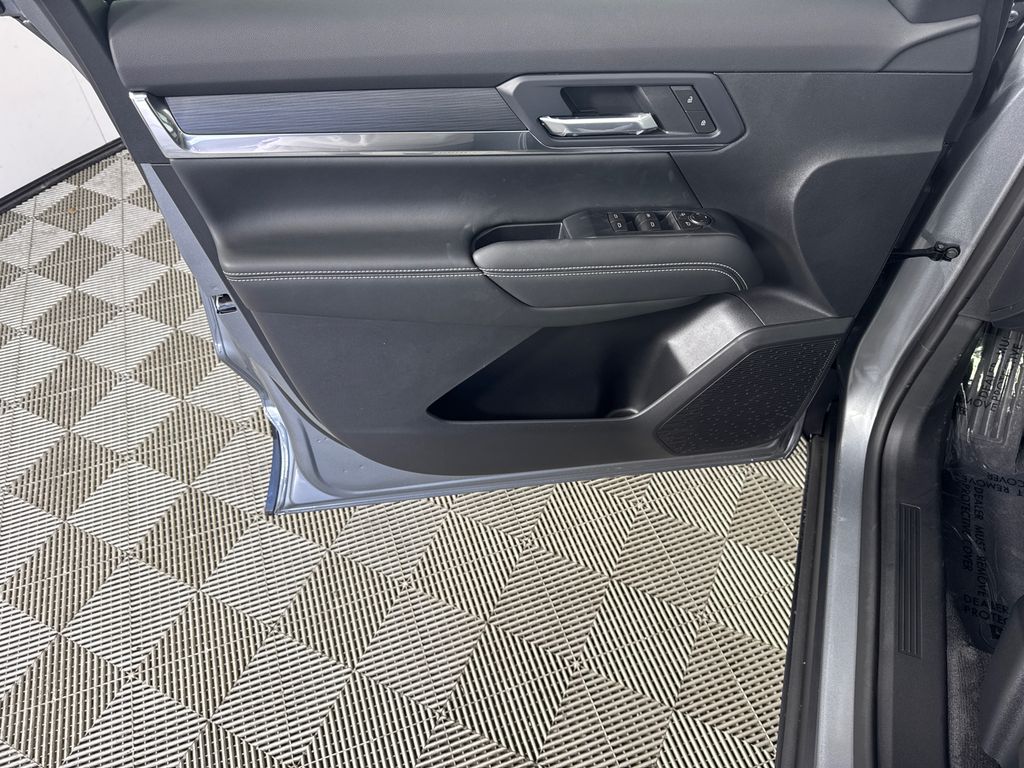 2026 GMC Terrain FWD Elevation Image 22 of 32