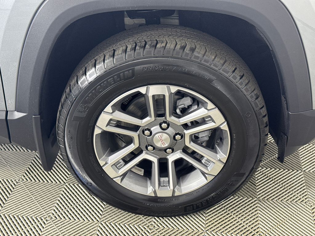 2026 GMC Terrain FWD Elevation Image 9 of 32