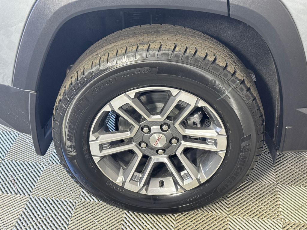 2026 GMC Terrain FWD Elevation Image 10 of 32