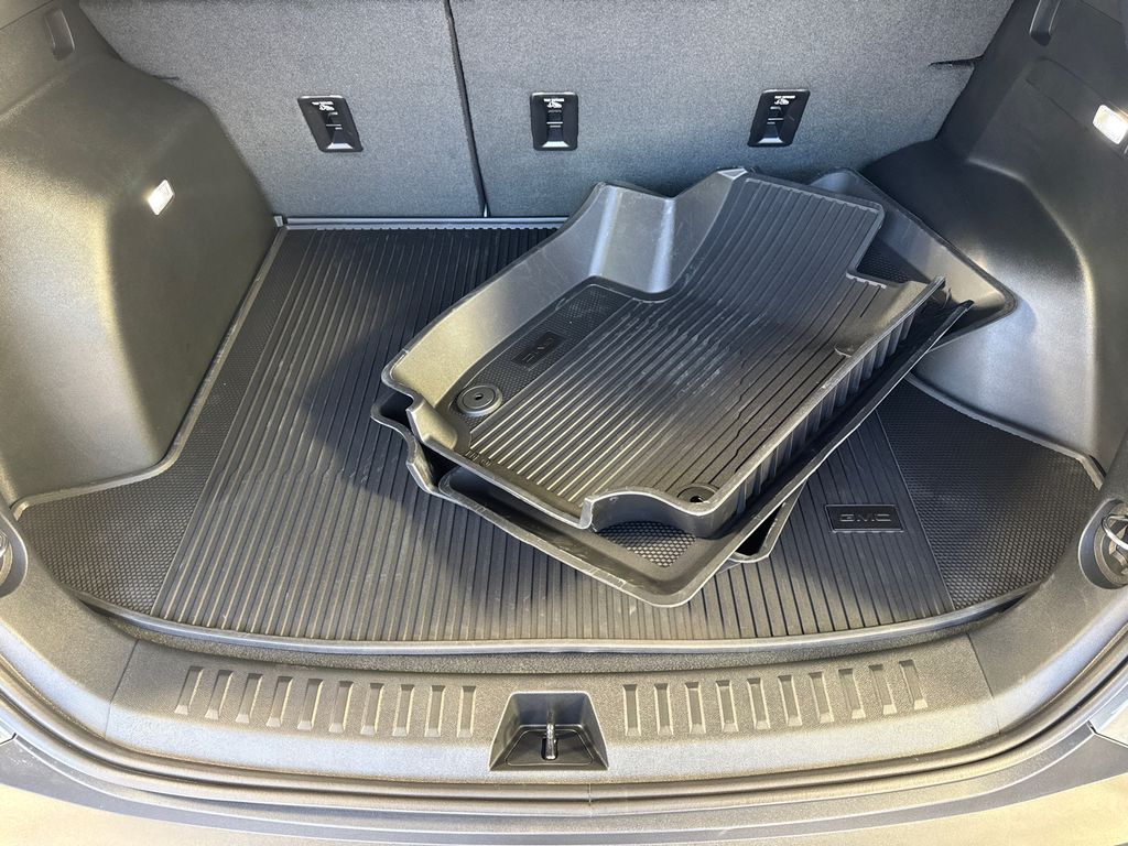 2026 GMC Terrain FWD Elevation Image 12 of 32