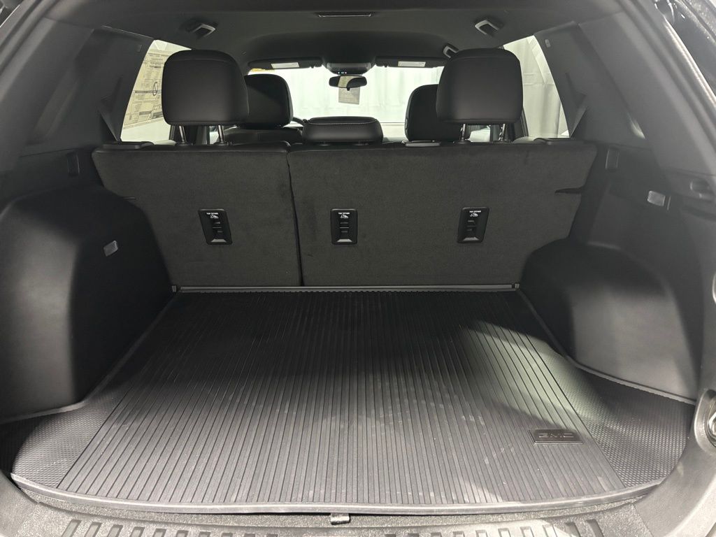 Vehicle image 14 of 39