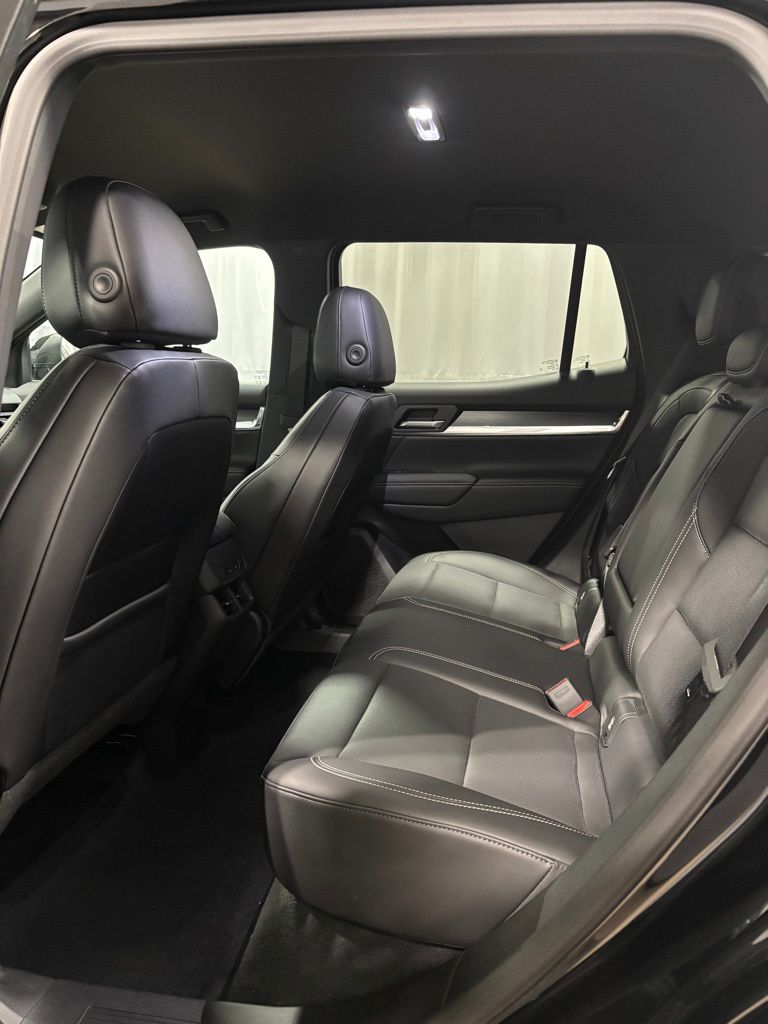 Vehicle image 15 of 39