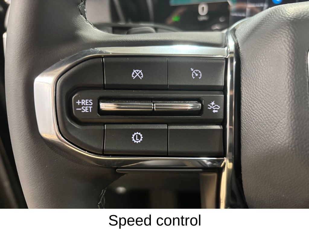 Vehicle image 28 of 39