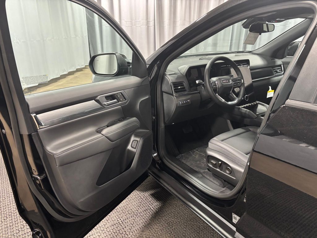 Vehicle image 9 of 39