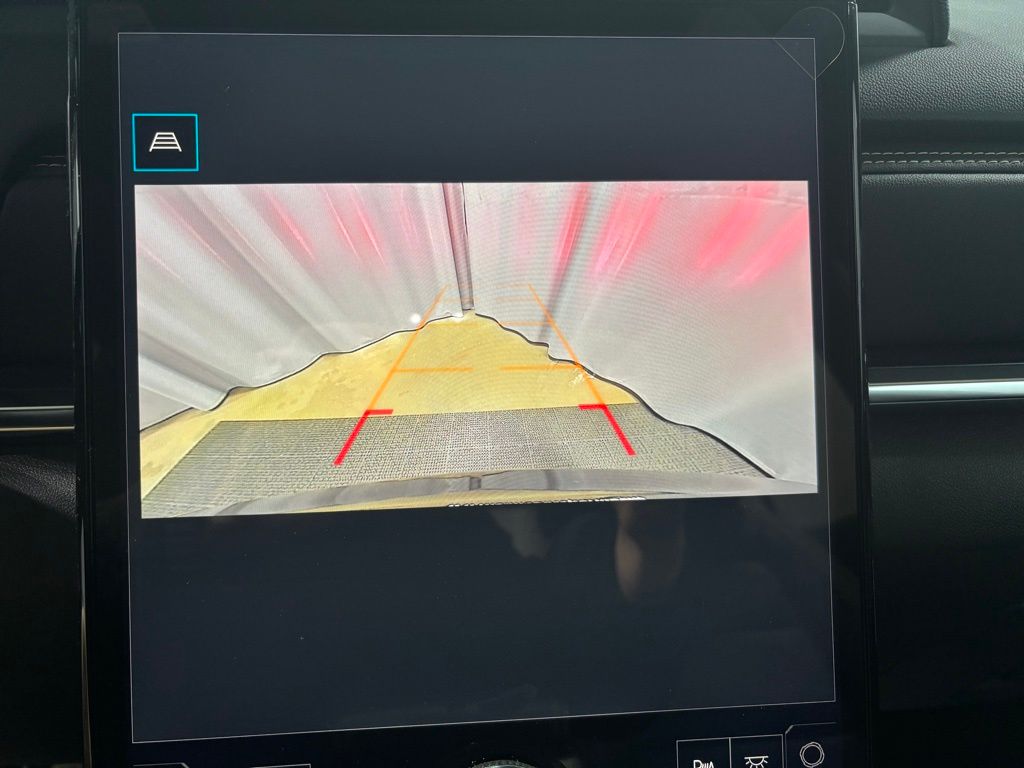Vehicle image 23 of 39