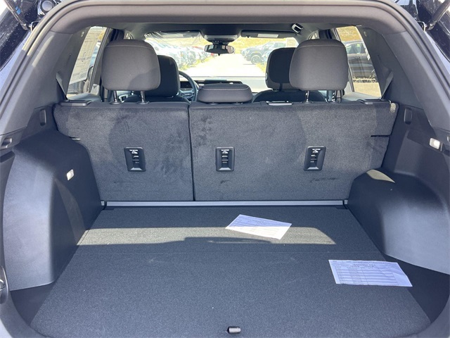 Vehicle image 24 of 27