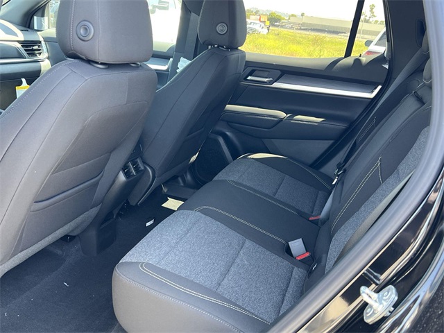 Vehicle image 23 of 27
