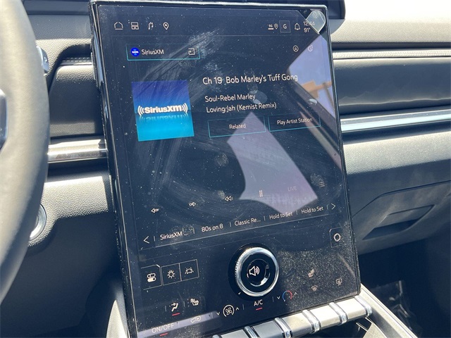Vehicle image 16 of 26