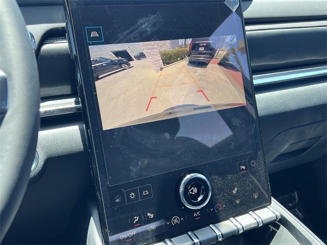 Vehicle image 18 of 26