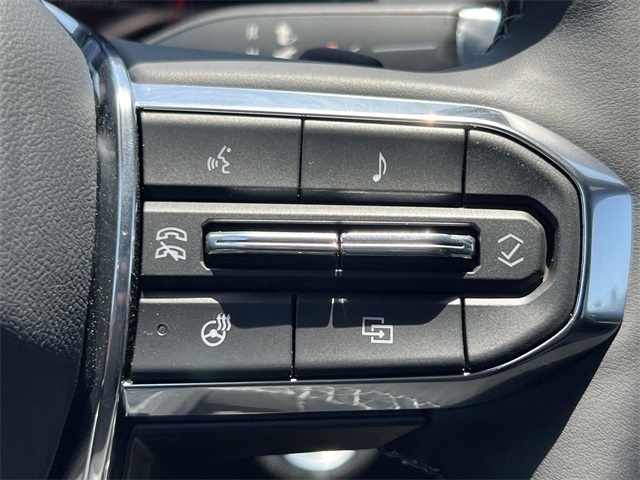 Vehicle image 23 of 26
