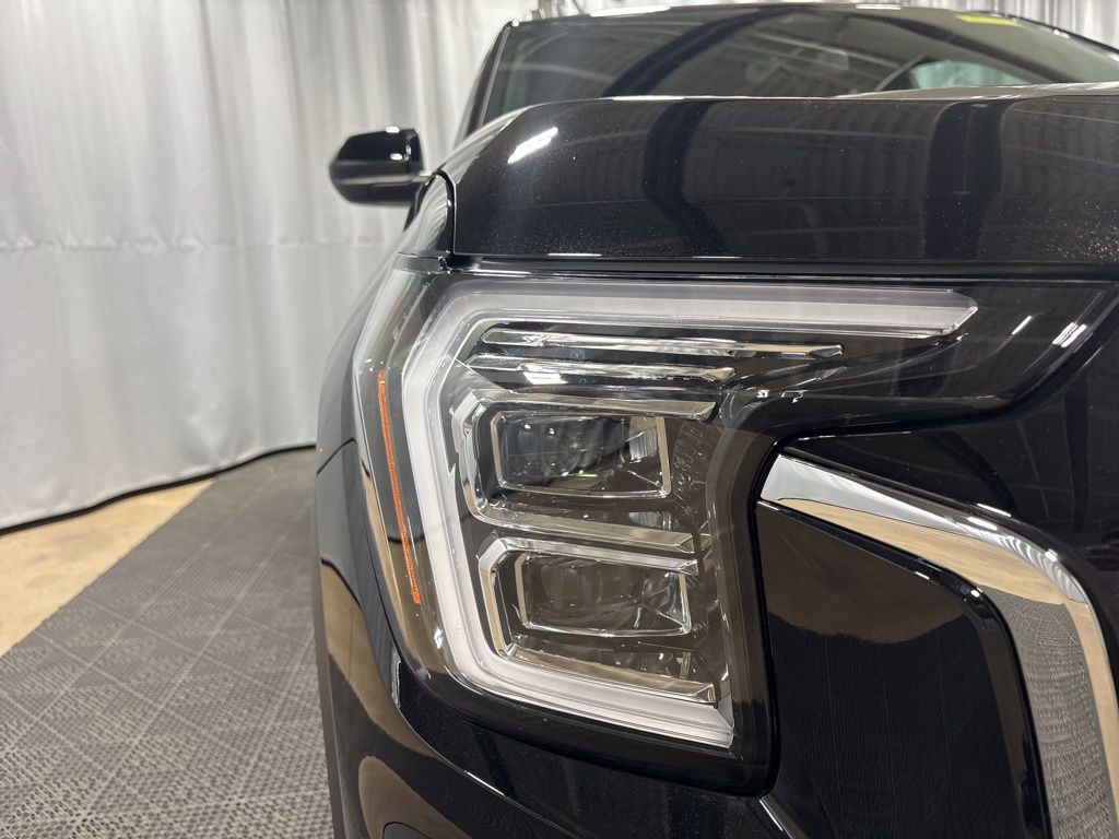 Vehicle image 9 of 52