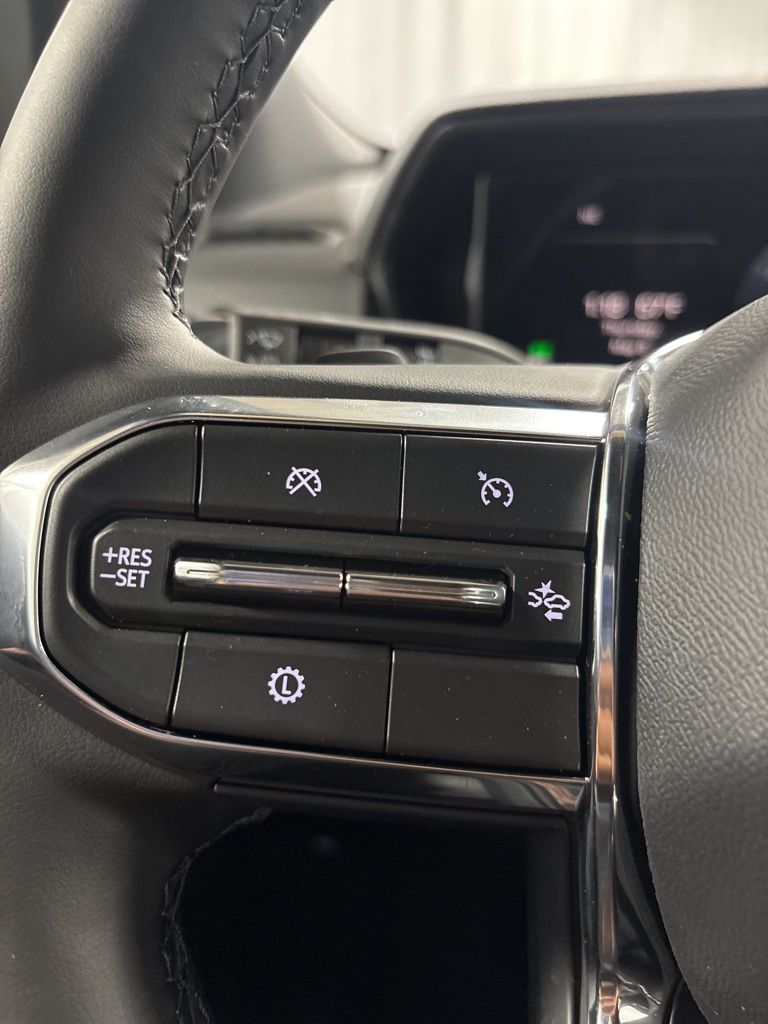 Vehicle image 26 of 52