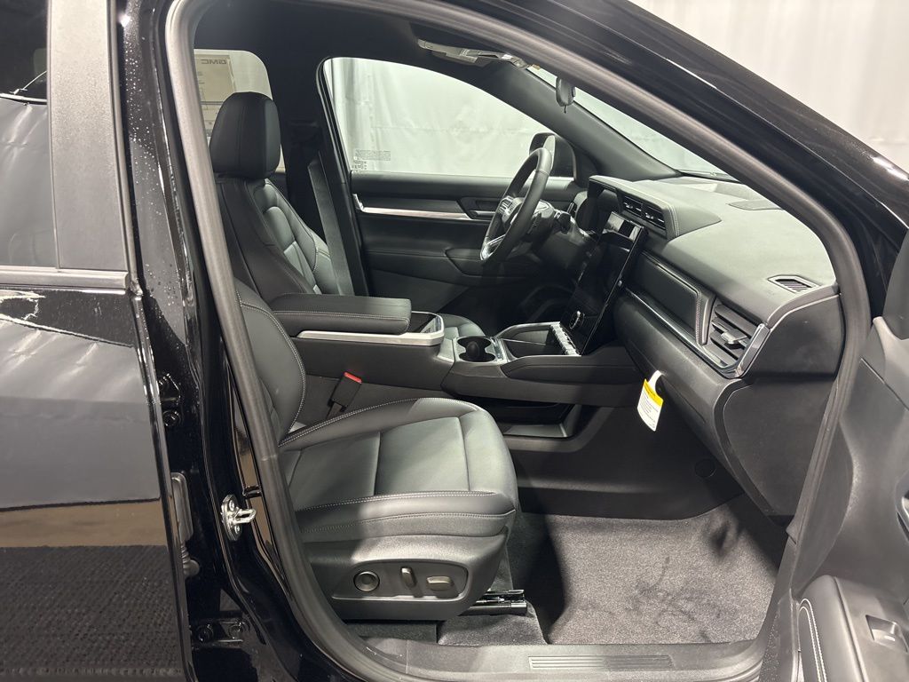 Vehicle image 33 of 52