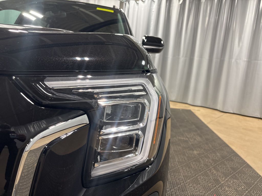 Vehicle image 10 of 52