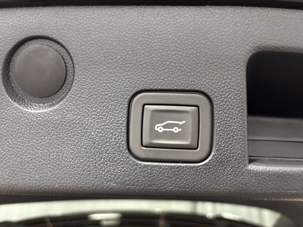 Vehicle image 41 of 52
